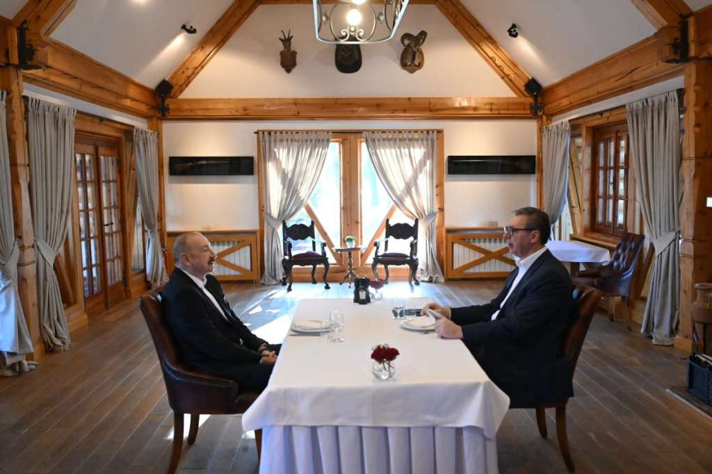 Vučić i Alijev razgovarali o projektima u energetici, infrastrukturi i ekonomiji