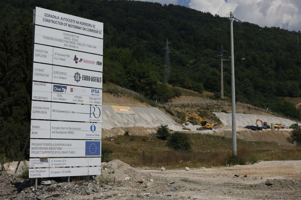 Radovi na kružnom toku Bradina od sada u noćnim satima