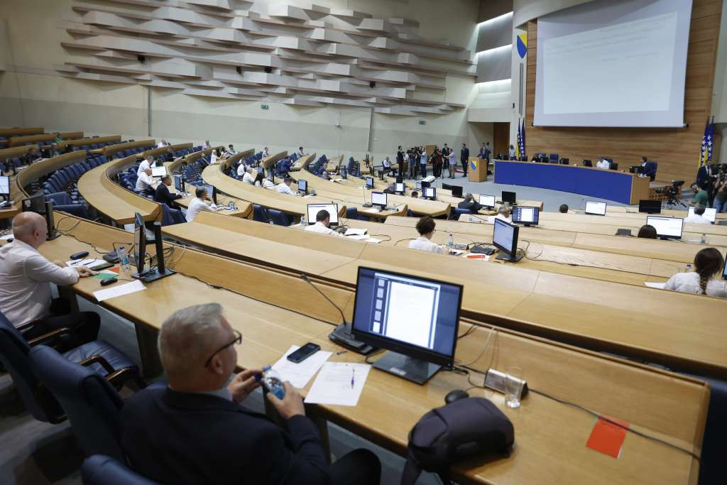 Završena redovna sjednica Predstavničkog doma, inicijativa za smjenu ministra Nešića bez entitetske većine