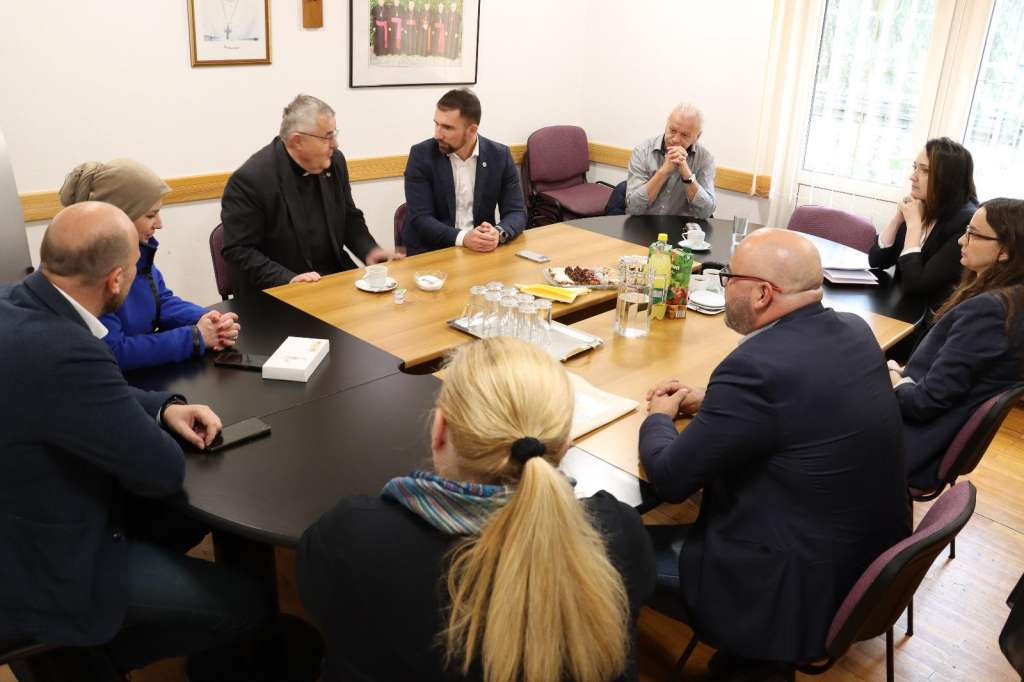 Federalno ministarstvo rada i socijalne politike i Caritas BiH zajedno u u projektu This