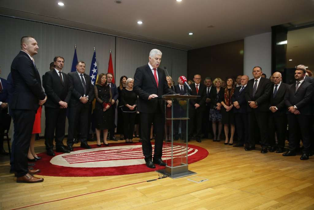 Čović na božićnom prijemu: Vratiti povjerenja i zajedničko djelovanje u korist bolje budućnosti