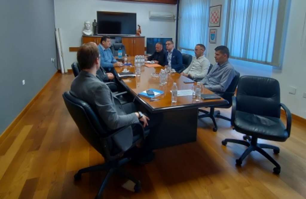 Projektom 'Zajedno u sportu' poboljšati kvalitetu nastave učenika u Širokom Brijegu i Vinkovcima