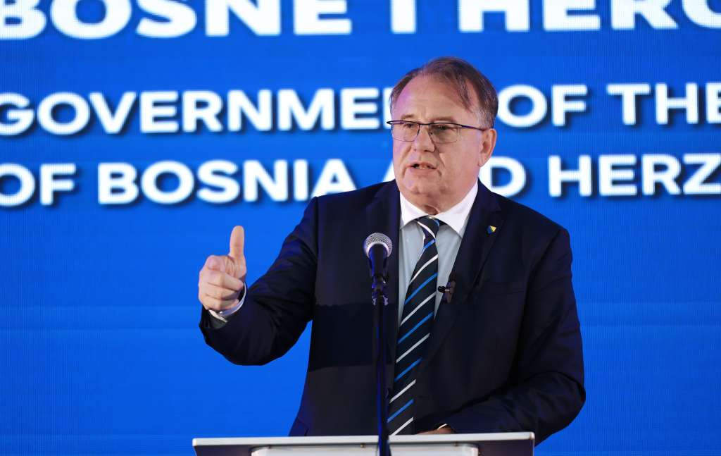 Nikšić: Izgradnja autoceste i brzih cesta prioriteti, kao i obaveza rješavanja statusa penzionera