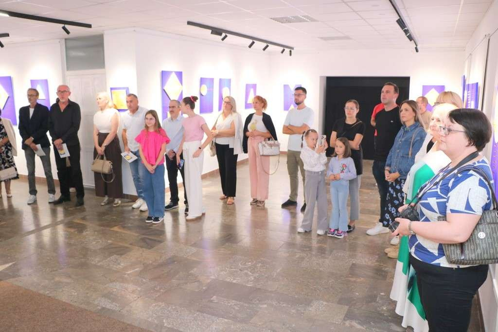 U Tomislavgradu otvorena izložba “Kontemplacije” Vesne Vuge Sušac