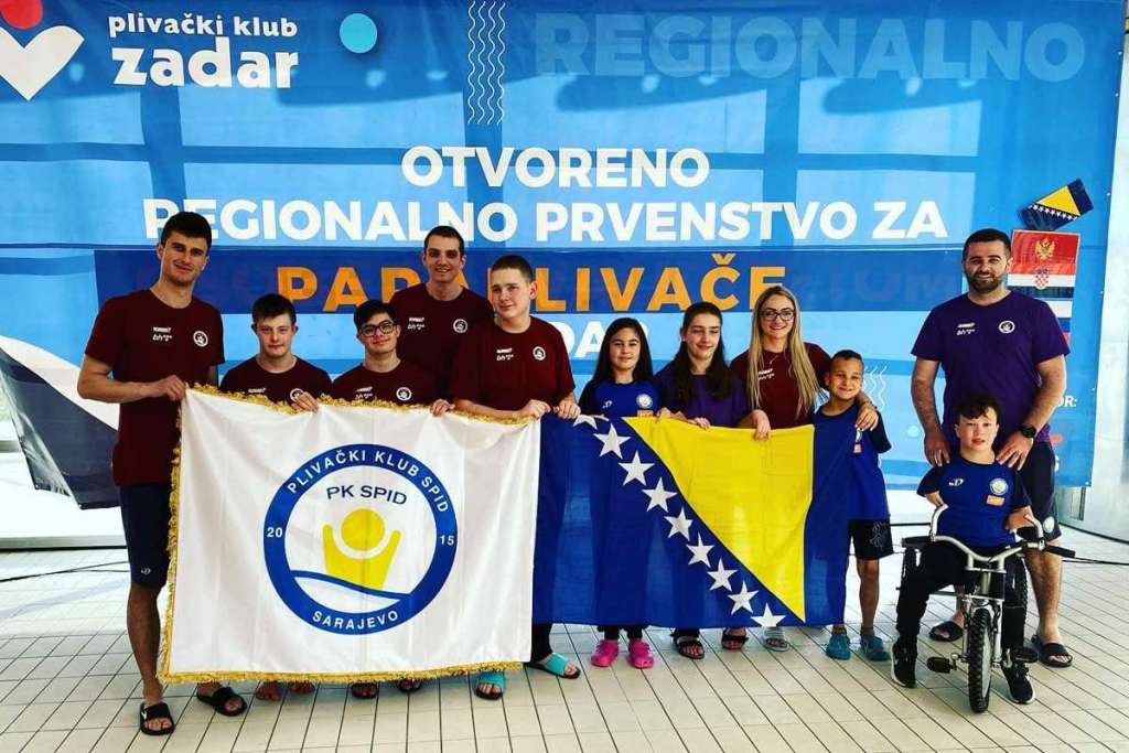 Plivači SPID-a zabilježili uspjeh na regionalnom takmičenju paraplivača u Zadru
