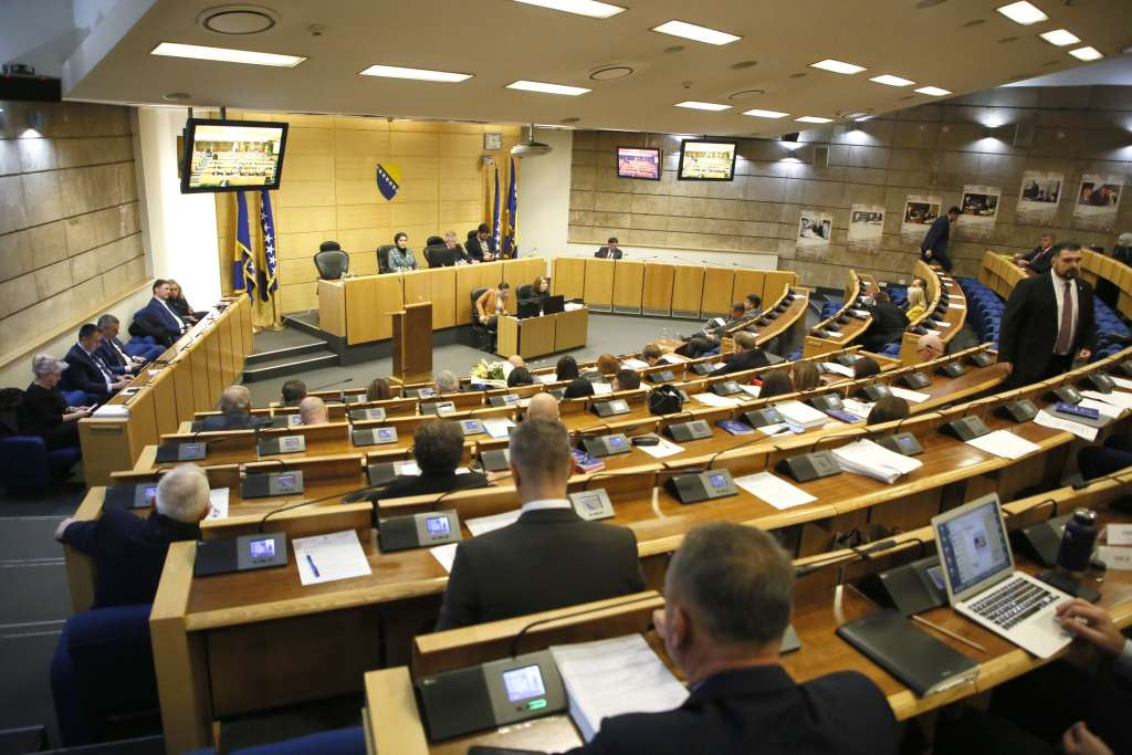 PD PFBiH - Okončana zastupnička rasprava, opozicija optužila vladajuće za neučinkovitost