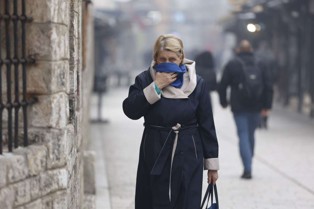 Kvalitet zraka u Sarajevu i dalje izrazito loš, preporučuje se izbjegavanje boravka na otvorenom