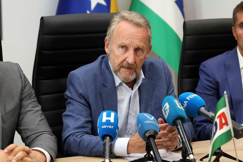 Izetbegović: Dosljednom primjenom zakona suzbiti veličanje zločinaca i zaštititi povratnike
