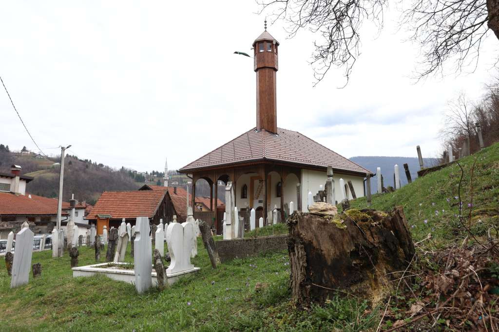 Najstarija fojnička džamija ima tri imena, a obnovljena je djevojačkim mirazom