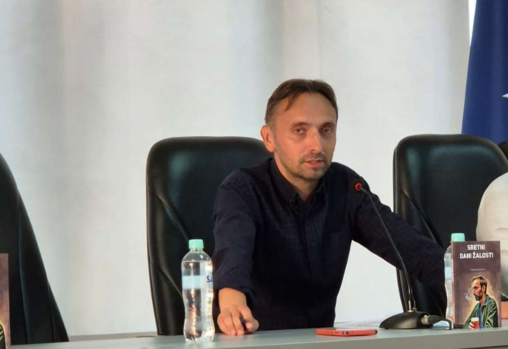 Promovirana knjiga aforizama "Sretni dani žalosti" autora Vedada Hasanovića