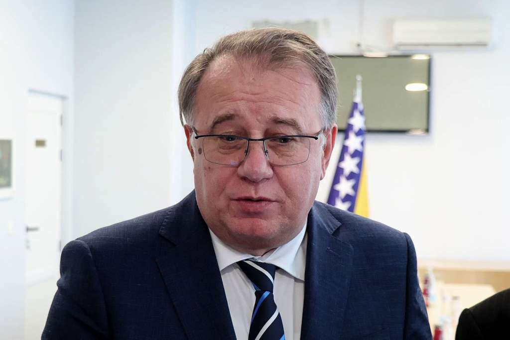 Nikšić i Dodik razgovarali o upućivanju Zakona o državnoj službi BiH u parlamentarnu proceduru
