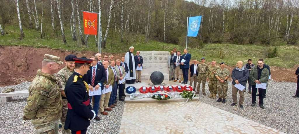 U Jabuci kod Goražda otkriven spomenik poginulim britanskim vojnicima iz sastava UNPROFOR-a