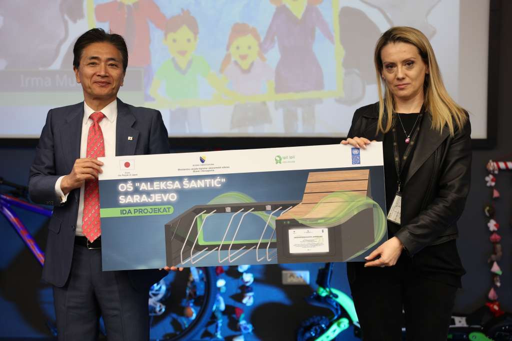 Dodijeljene nagrade pobjednicima takmičenja u crtanju 'Čist vazduh - zdrav život'