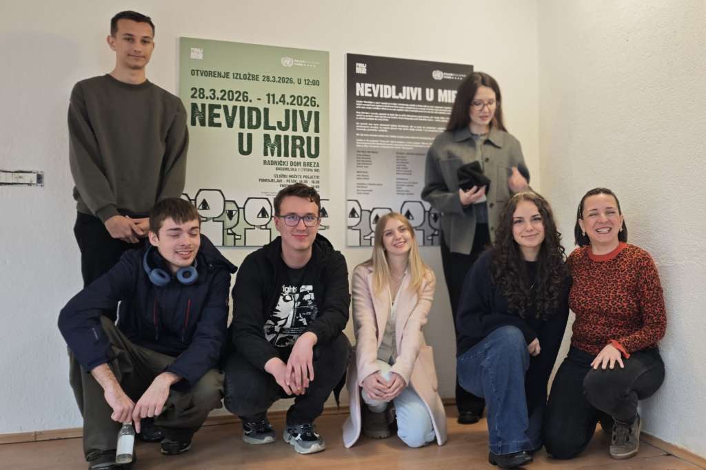 U Brezi postavljena izložba 'Nevidljivi u miru', priče koje često ostaju nevidljive