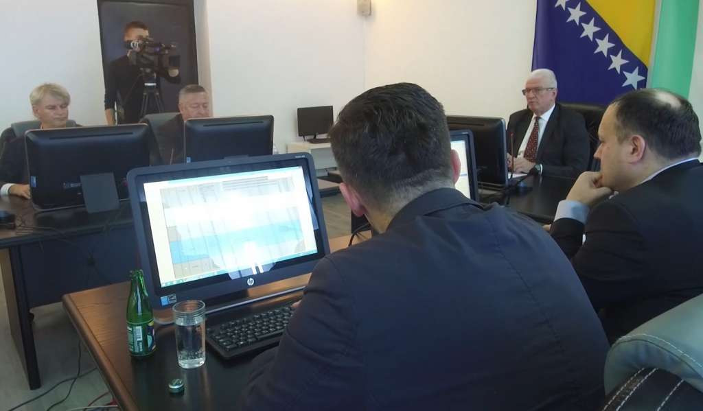 SBK: Prosvjetari održali štrajk upozorenja, za nepotpisivanje kolektivnog ugovora krive premijera