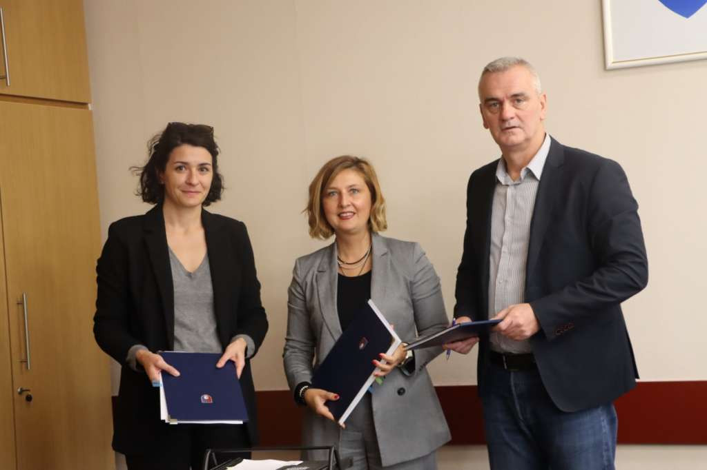 Osiguravanje kvalitetne usluge djeci bez pratnje i razdvojenoj djeci migrantima na području KS