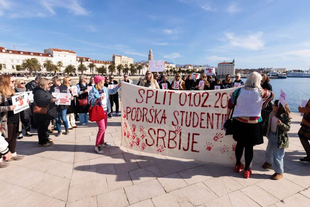 Split: Sedam privedenih zbog vrijeđanja sudionika skupa podrške studentima u Srbiji