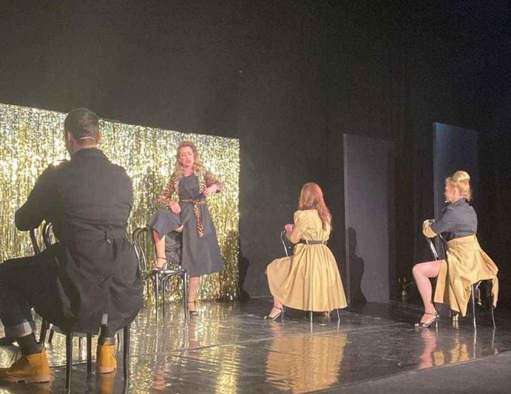 U Tomislavgradu upriličena predstava 'Cabaret Zagrepčanke i statičar'