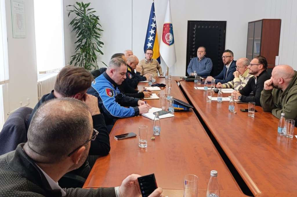 Uk i Pandurević: Pojačana koordinacija institucija u cilju efikasnijeg čišćenja snijega