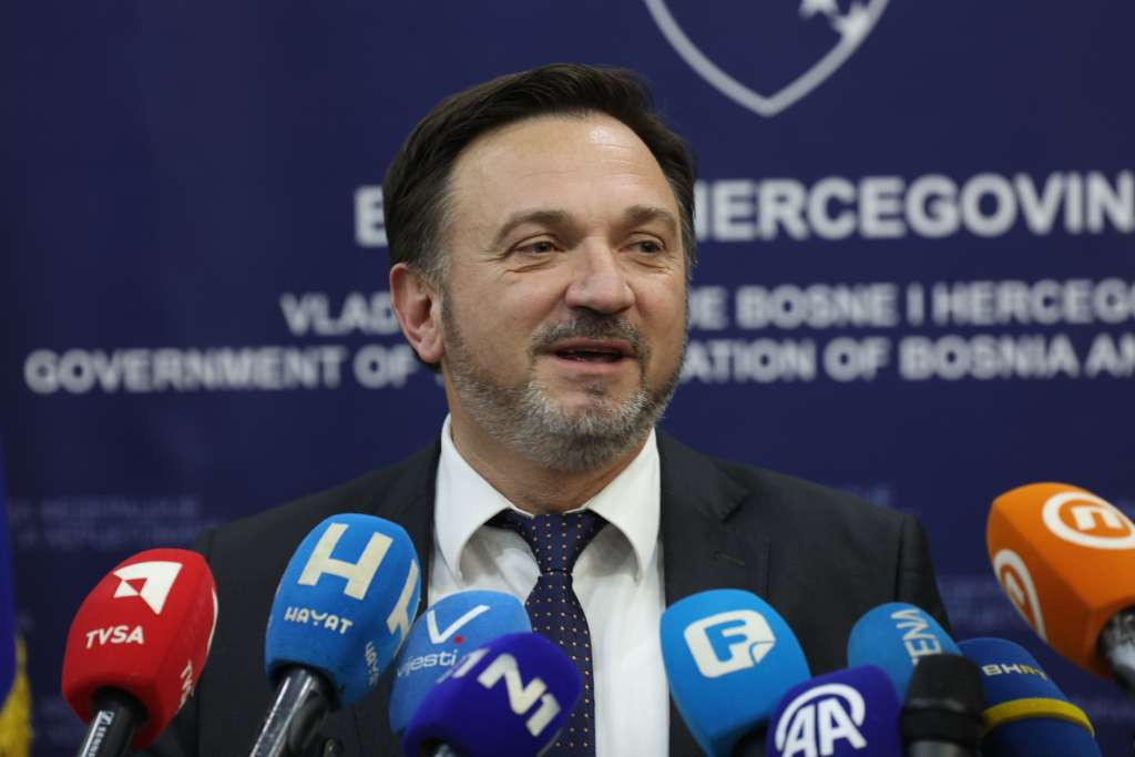 Hasičević: Neradna nedjelja pravo, a ne privilegija