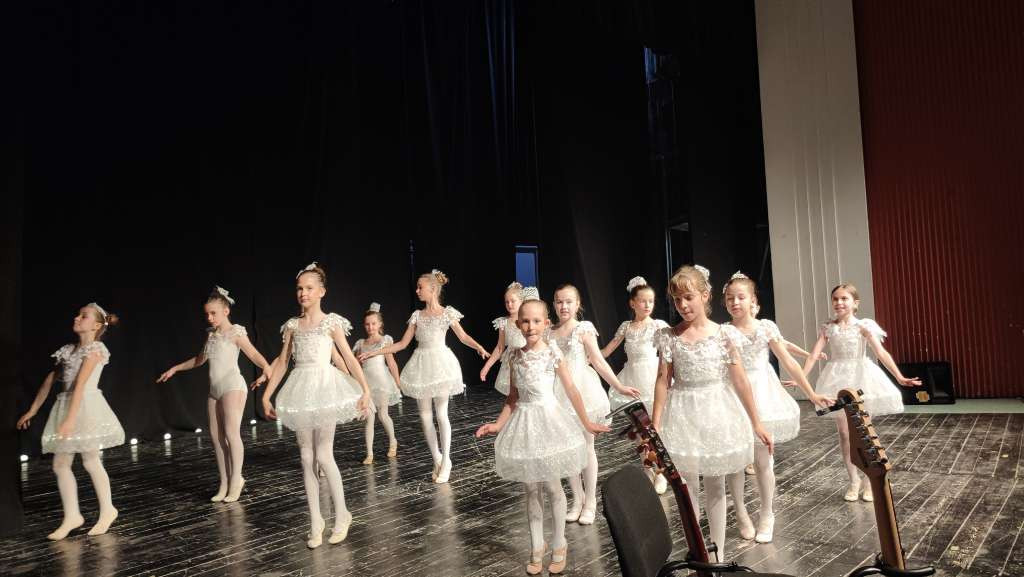 Baletno plesni recital polaznika Odsjeka za balet i ples Osnovne muzičke škole "Rezonanca"