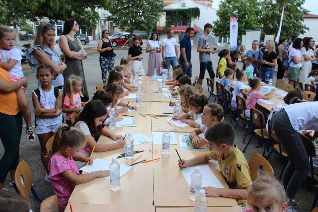 Kroz pronatalitetne mjere posuškim obiteljima u 2022. isplaćeno oko 1.400.000 KM