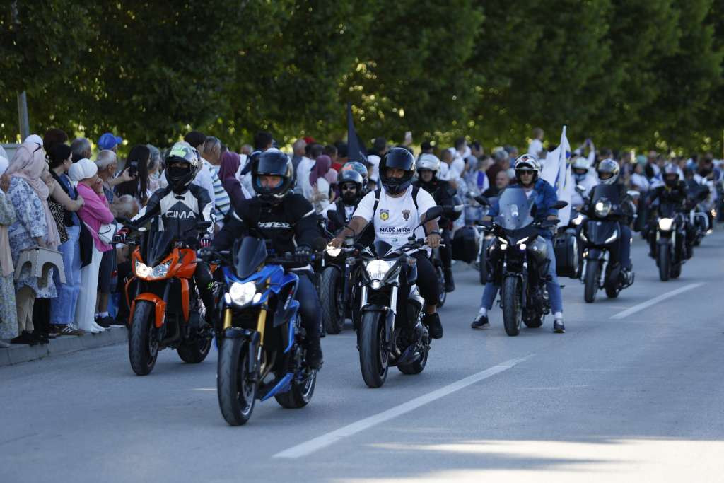 Više od dvije hiljade motorista stiglo u Potočare