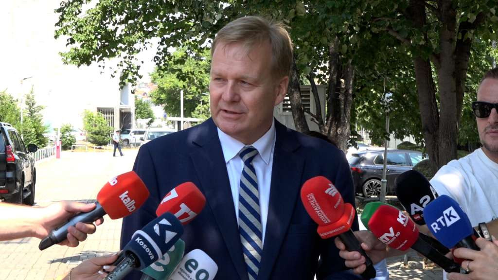 Izaslanik EU Peter Sorensen na Kosovu – razgovarao s Osmani i Kurtijem
