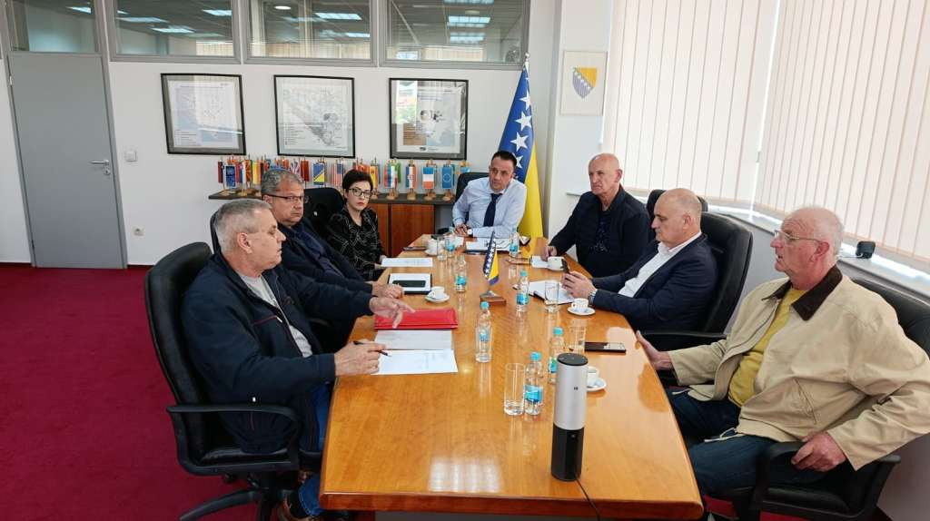 Ministar Lakić sa predstavnicima „Krivaje“: Radnička prava ostaju prioritet