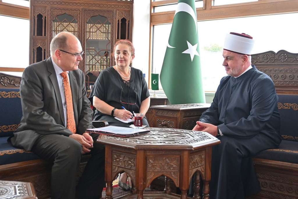 Kavazović i Schmidt razgovarali o obilježavanju 28. godišnjice genocida u Srebrenici