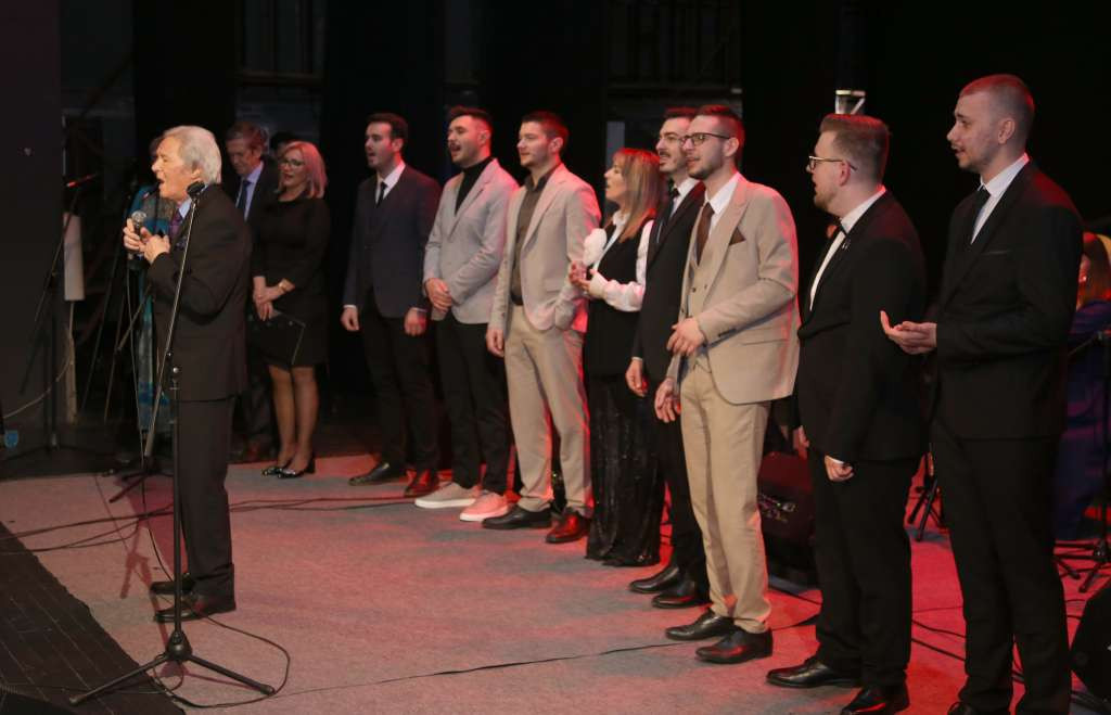 Tuzla odala počast Nedžadu Salkoviću: Večer sevdaha za pamćenje