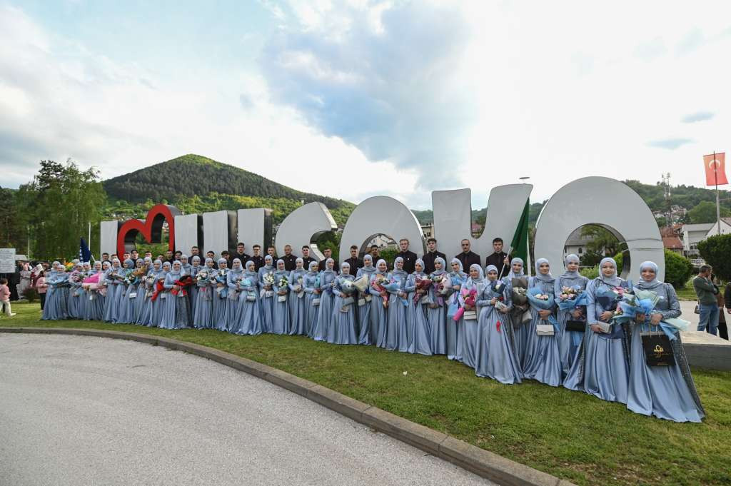 Upriličen svečani ispraćaj 30. generacije maturanata Medrese 'Osman-ef. Redžović