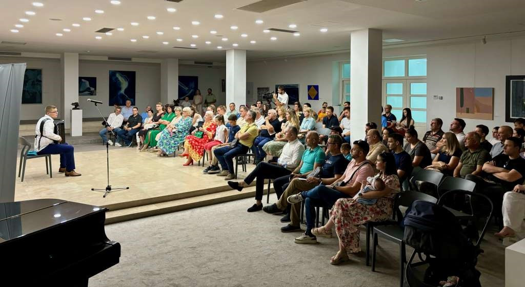 Održan prvi solistički koncert mostarskog akordeoniste Ante Milića