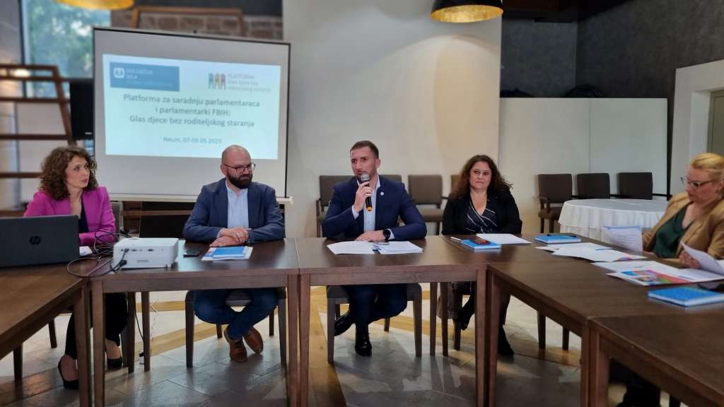 Uspostavljena Platforma za saradnju parlamentaraca FBiH 'Glas za djecu bez roditeljskog staranja'