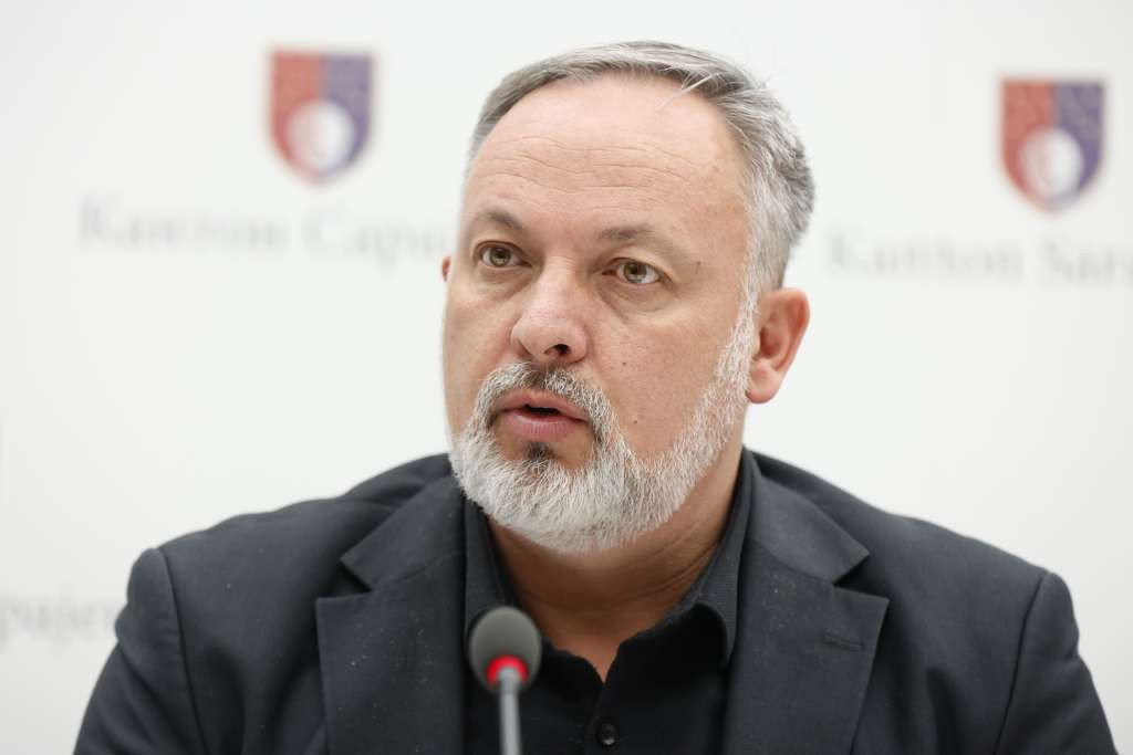 Dević: Ostavka premijera Uka za nas iz SDA je čista farsa