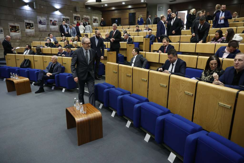 Vlada FBiH nije prihvatila amandmane na budžet, u toku glasanje zastupnika