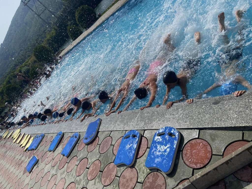 Udruženje pedagoga sporta Goražde organizovalo do sada najmasovniju školu plivanja 