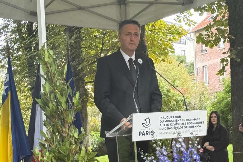 Bećirović u Parizu: Negatori genocida nemaju mjesto u demokratskoj Evropi
