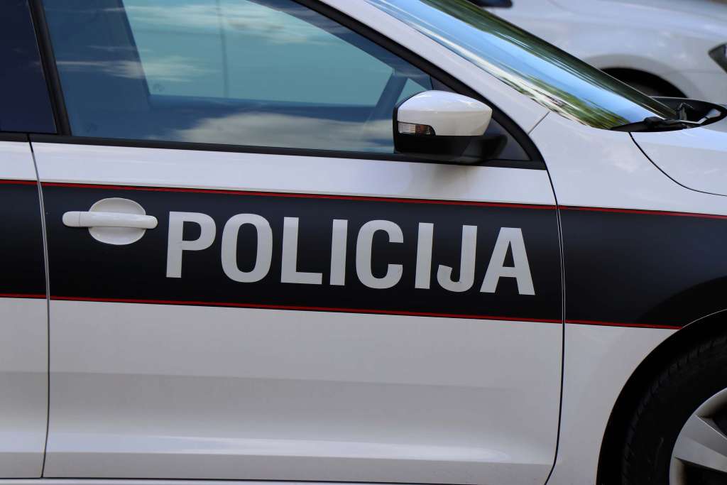 Pronađeno vozilo kojim je udaren pješak u Sarajevu, za vozačem se traga