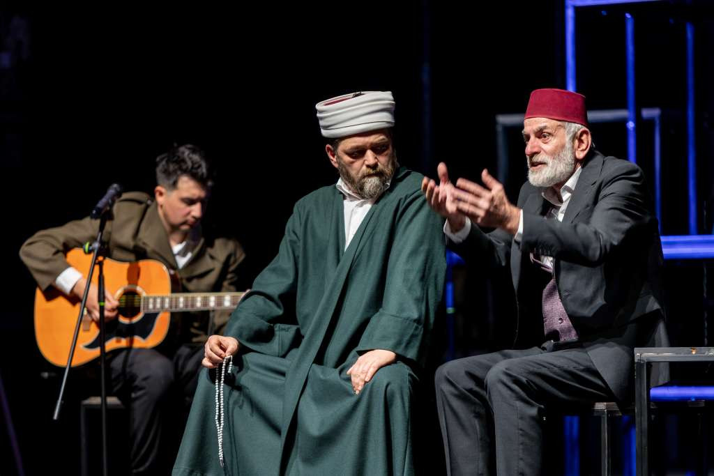 Izvedena premijera predstave 'Gradonačelnik ili Ovo je predstava o Mujagi Komadini'