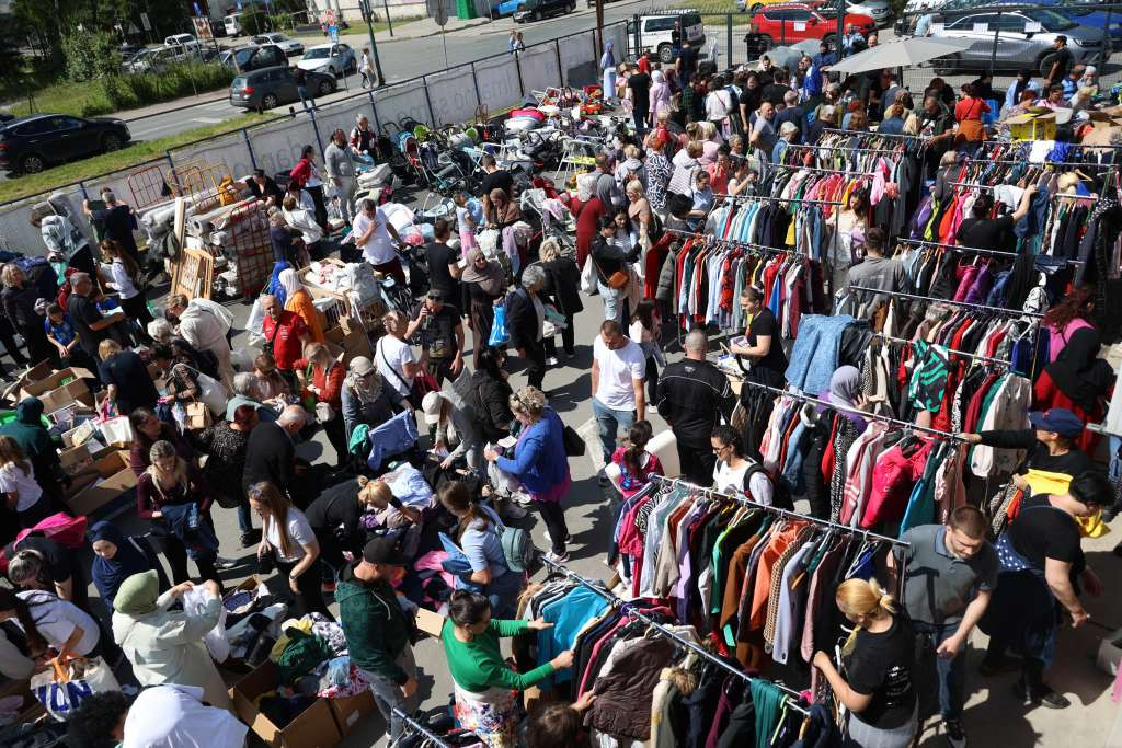 Humanitarni bazar Pomozi.ba u Sarajevu: Kupovinom i donacijama pomoć za ugrožene građane