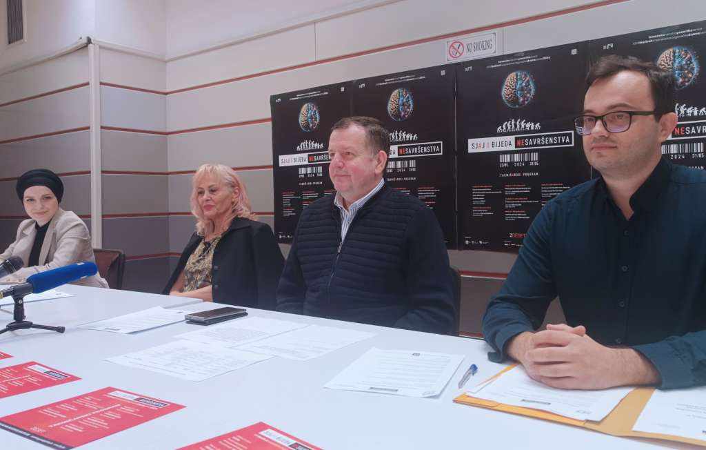 BNP Zenica na 23. festivalu bh. drame nagradu 'Adem Čejvan' dodjeljuje Senadu Bašiću