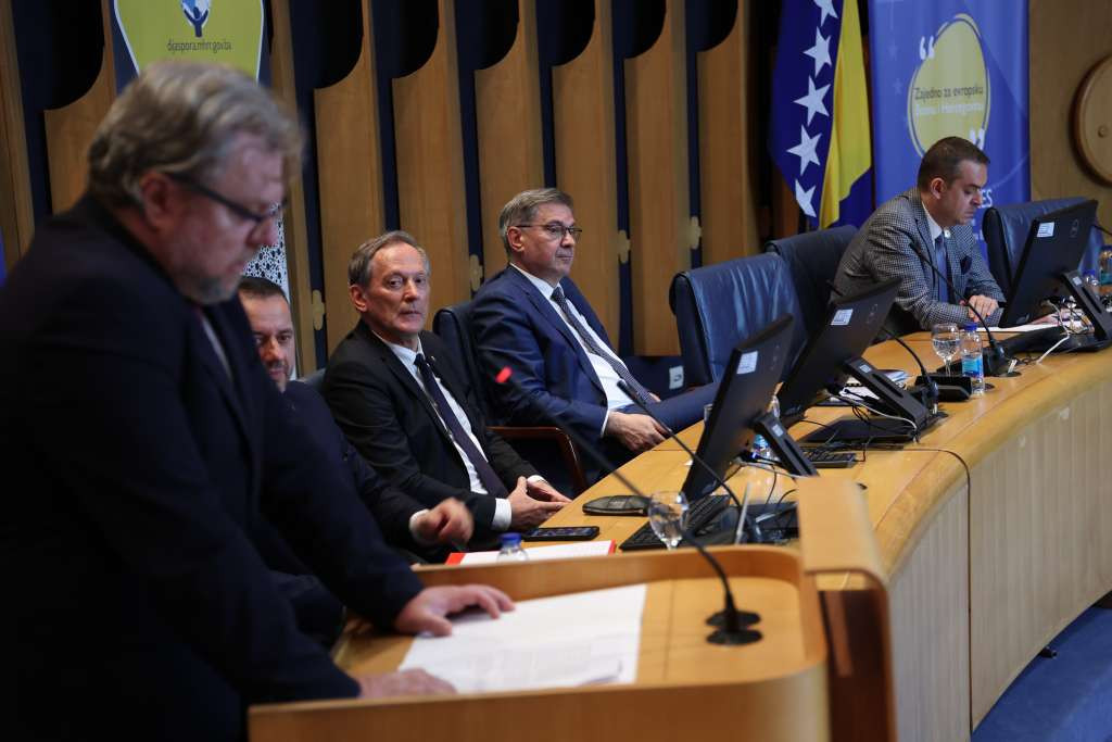Zvizdić: Na red dolaze pitanja istinskog institucionalnog povezivanja dijaspore sa BiH
