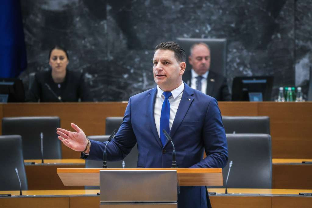 Zoran Stevanović ostaje na čelu slovenskog parlamenta, prijedlog za razrješenje nije dobio većinu
