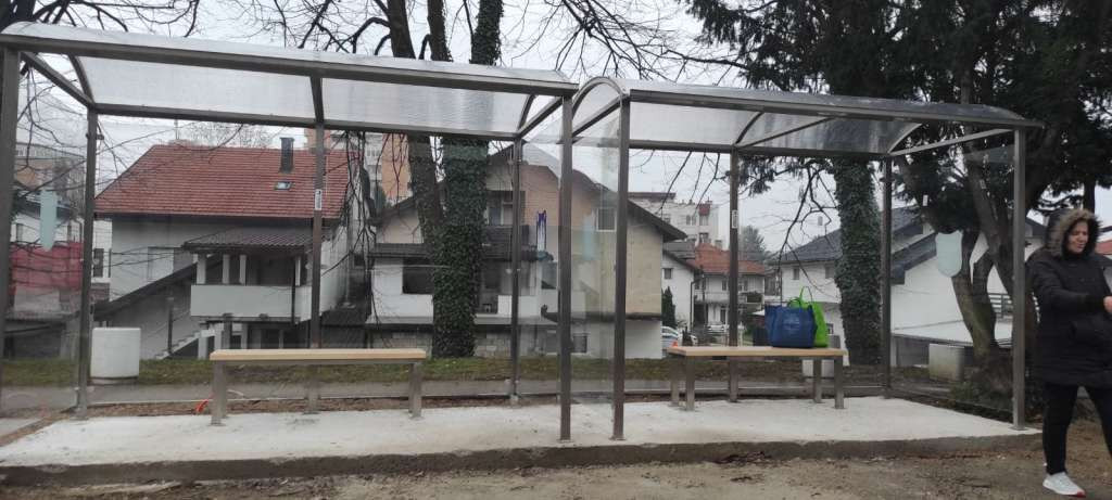 Postavljene nove nadstrešnice za autobusna stajališta u Bihaću