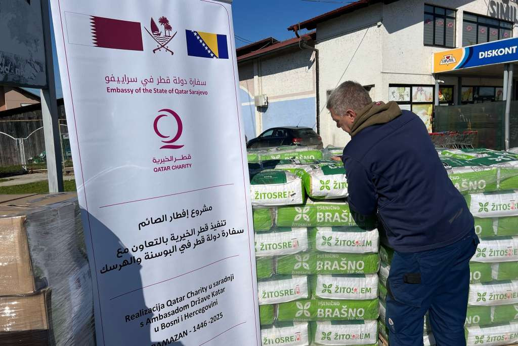 Država Katar osigurala ramazanske pakete povratničkim porodicama u RS-u