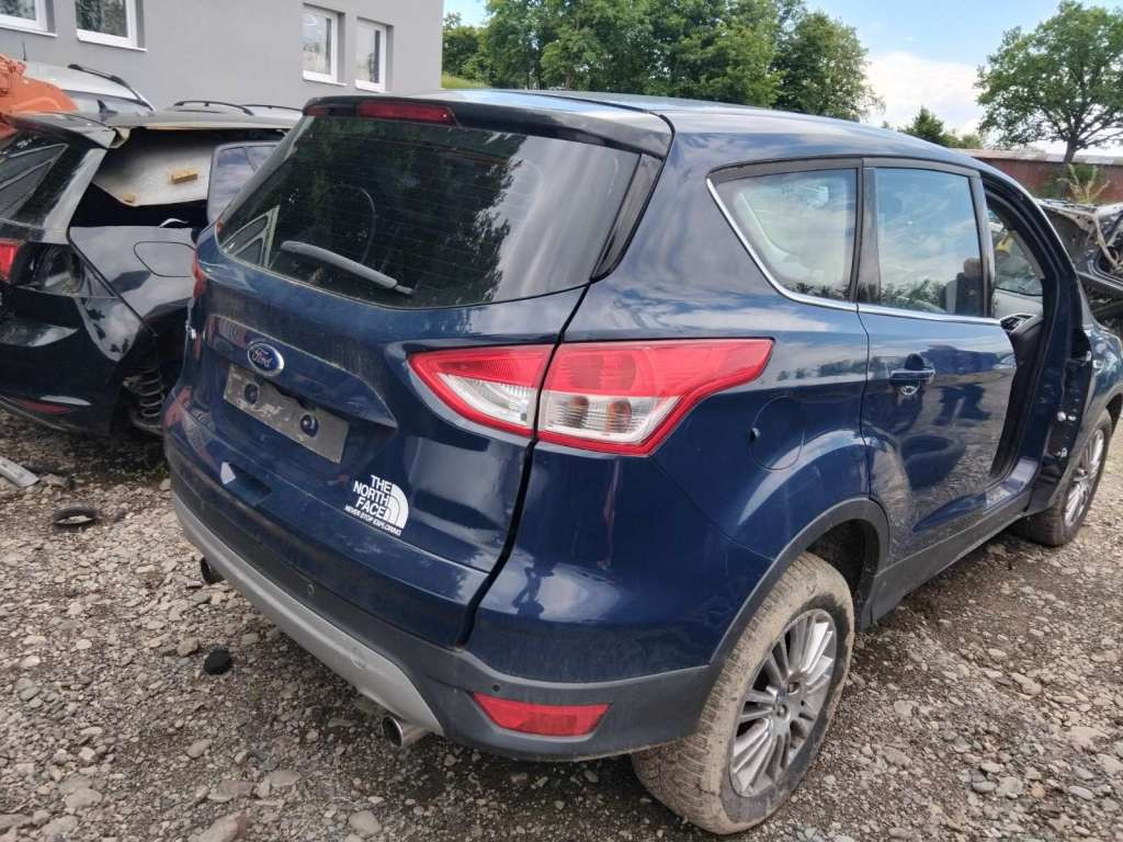 Oduzeta odjeća i putnička motorna vozila bez porijekla na području RC Tuzla vrijednosti cca 296.000