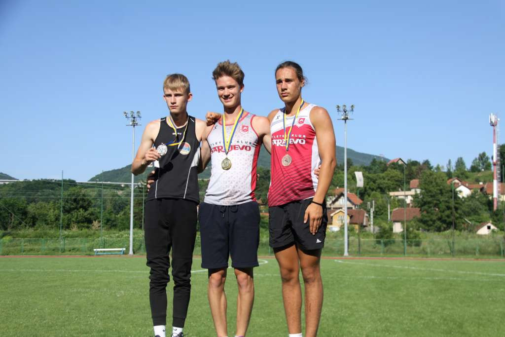 Junior Sarajeva Arian Milicija oborio i 38 godina star seniorski bh. rekord u skoku s motkom