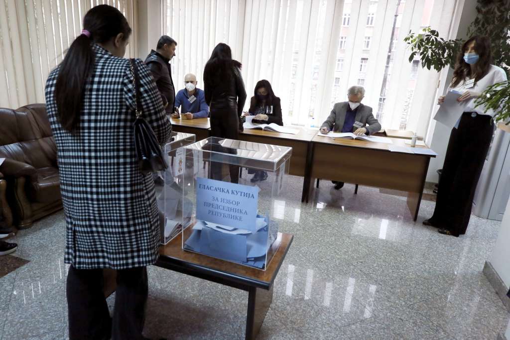 U Srbiji do 12 sati glasovalo 20,52 posto birača