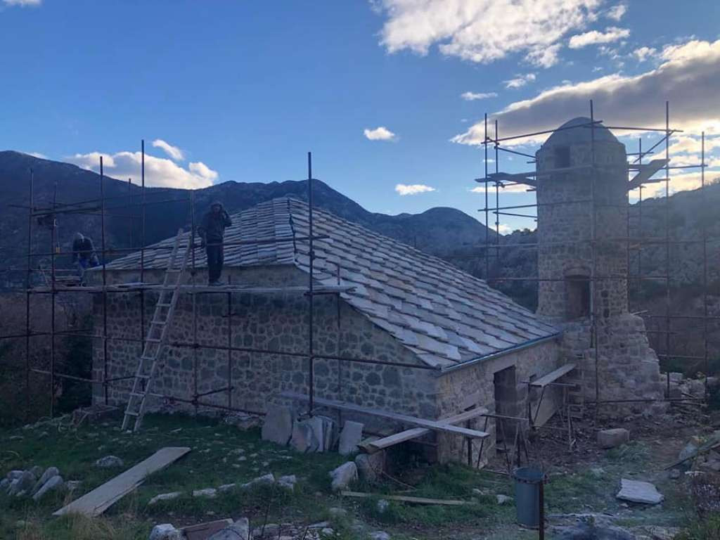  Džamija 'Muje Kotezlije' nakon 80 godina dobila novi krov